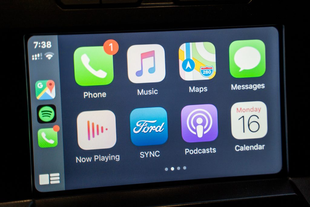 Apple CarPlay Review