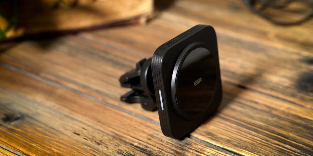 ESR HaloLock Magsafe iPhone Car Mount