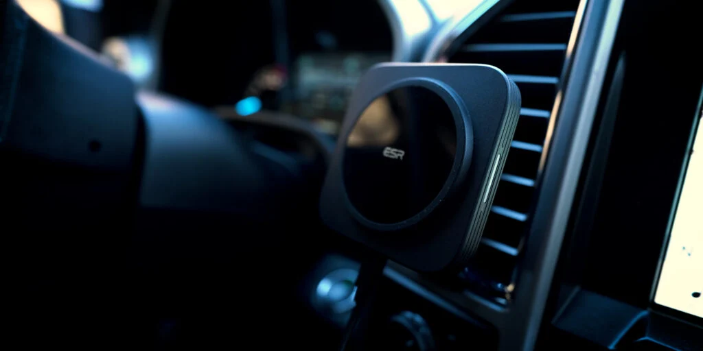 ESR HaloLock Magsafe iPhone Car Mount