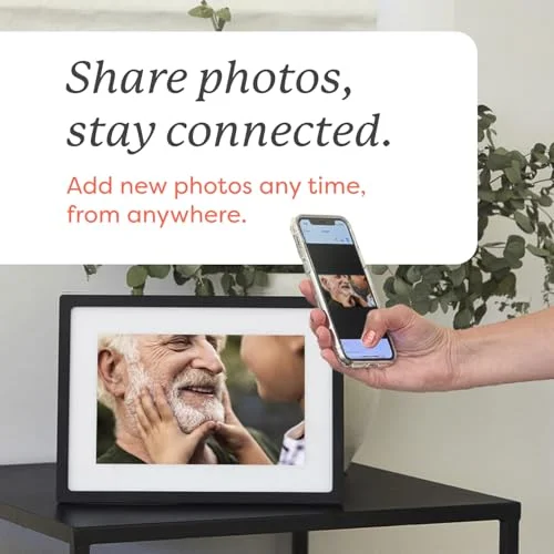 Skylight Frame Review: The Easiest WiFi Digital Photo Frame for Families