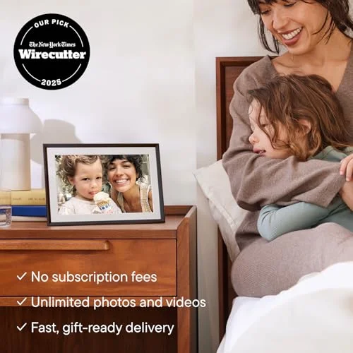 Aura Digital Picture Frame Review: The Best Gift for Sharing Memories Easily