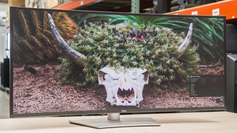 The Command Center: A Definitive Review of the Dell U4025QW 5K2K Thunderbolt 4 Monitor