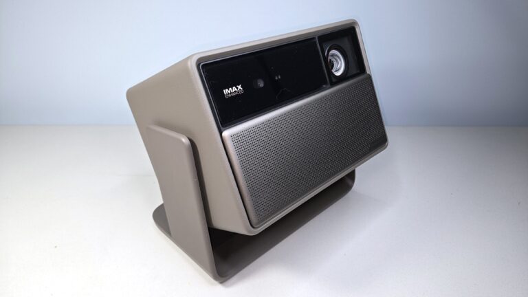 XGIMI Titan vs. Horizon 20 Max: Pro Cinema or Living Room King?