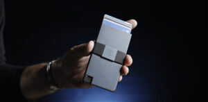 The ULTIMATE Slim Wallet Review: Ekster Cardholder Pro Breakdown