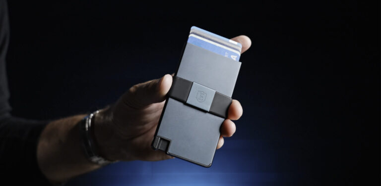 The ULTIMATE Slim Wallet Review: Ekster Cardholder Pro Breakdown