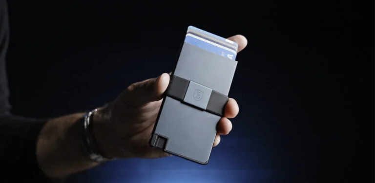 The ULTIMATE Slim Wallet Review: Ekster Cardholder Pro Breakdown