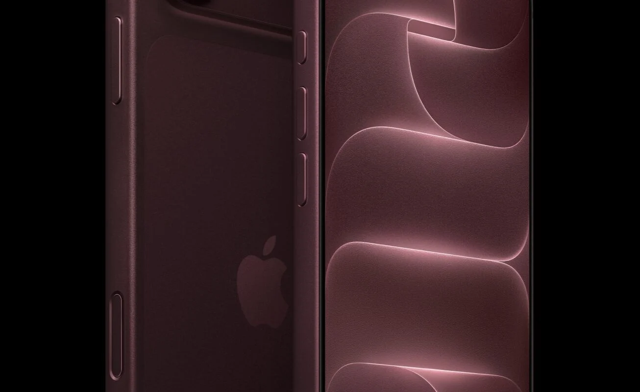 iPhone 18 Pro and iPhone 18 Pro Max side by side